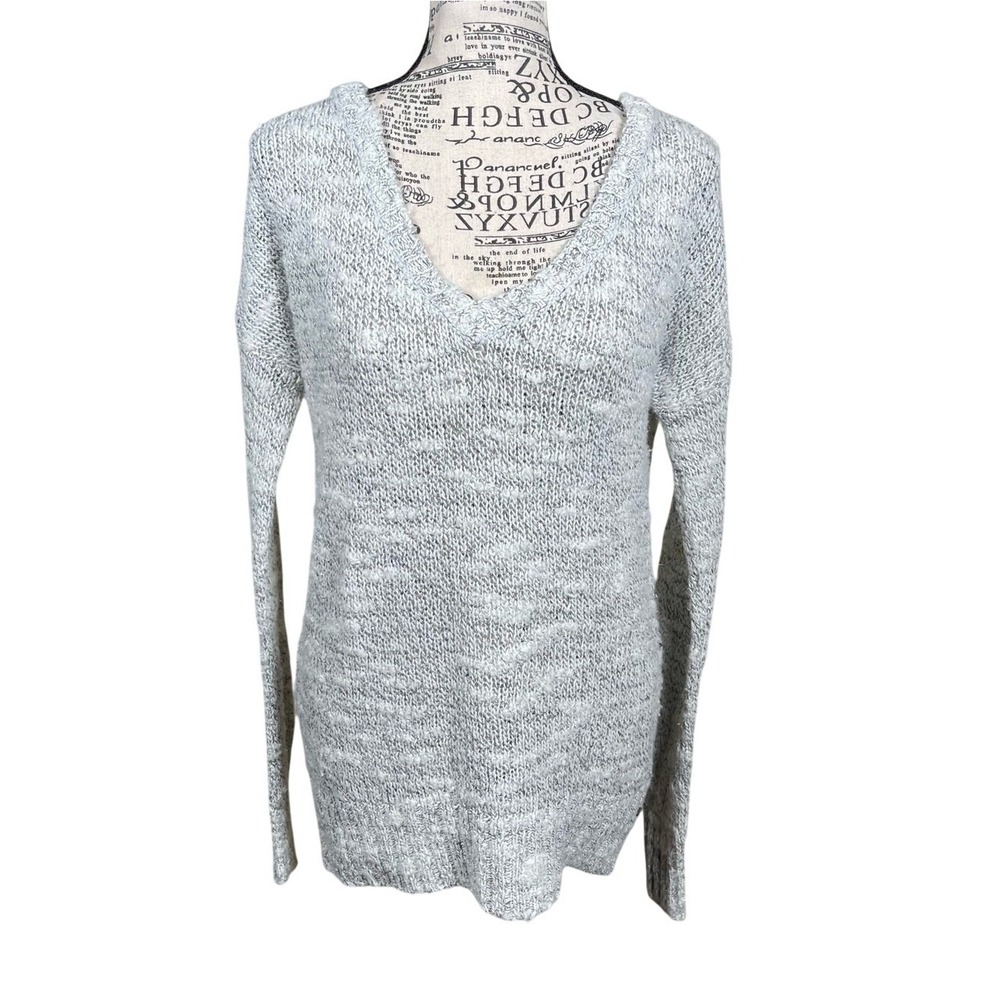 American Eagle Outfitters Light Gray V-Neck Knit Sweater